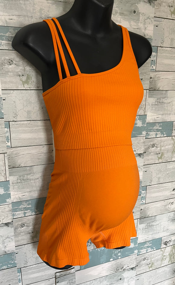 Maternity athletic 2-piece set