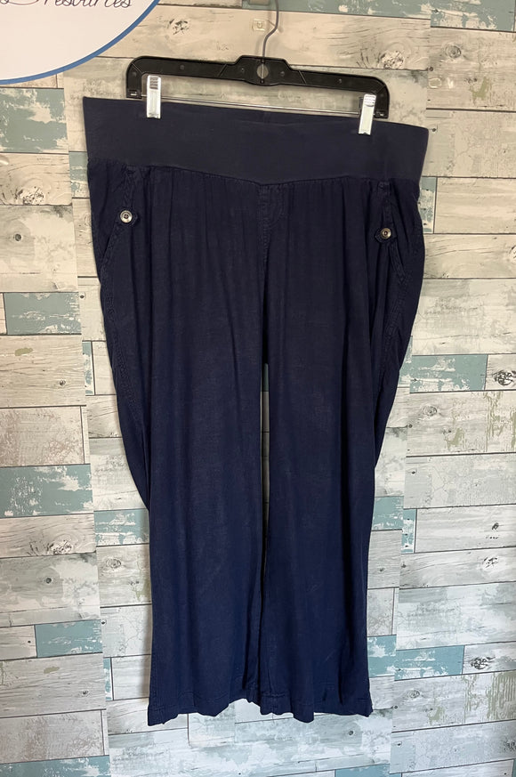 Motherhood Maternity bottoms