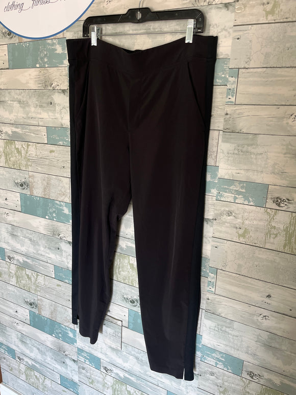 Athleta maternity bottoms