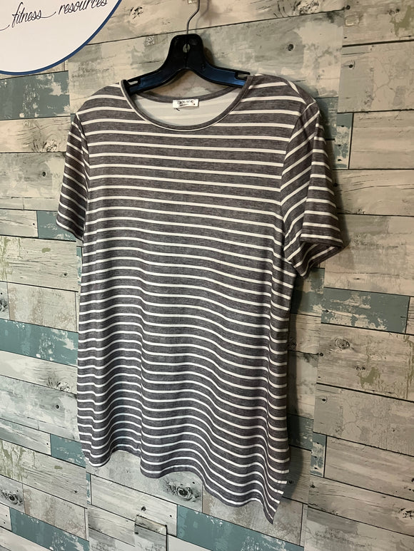 Ekouaer maternity top