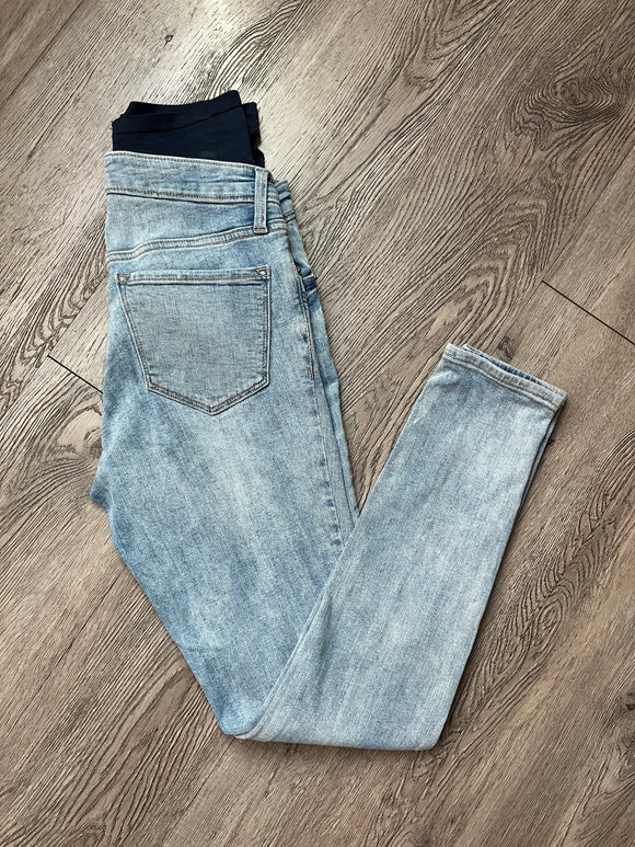 Old Navy Maternity bottoms