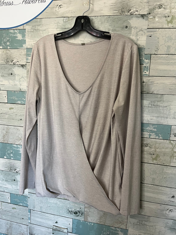 Thyme Maternity nursing top