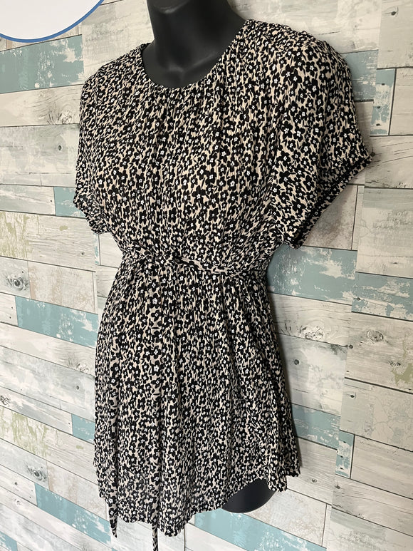 Thyme Maternity top